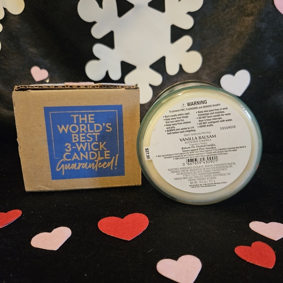 NWT Bath & Body Works Vanilla Balsam 3-Wick Candle - Green and Gold - Picture 3 of 5